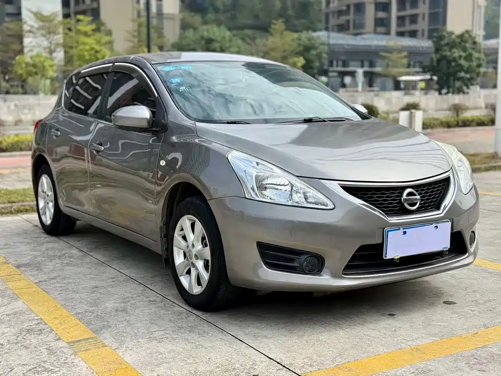 Nissan Nissan Tiida 2014 1.6L CVT Comfort Edition 2015 - thumbnail 3