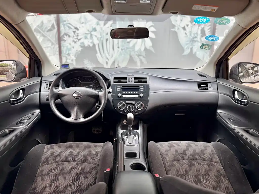 Nissan Nissan Tiida 2014 1.6L CVT Comfort Edition 2015 - thumbnail 5