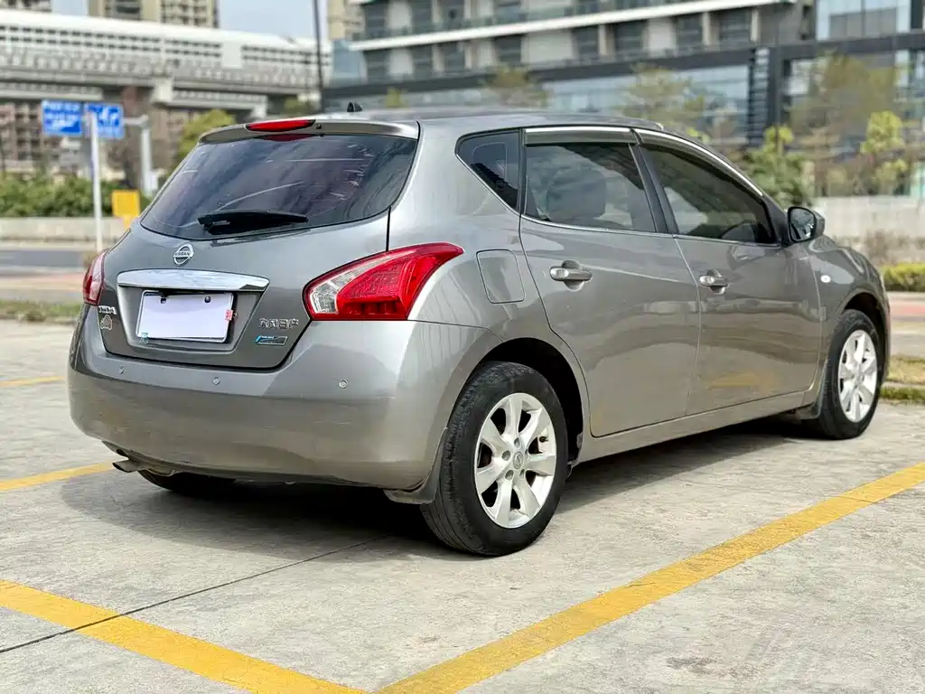 Nissan Nissan Tiida 2014 1.6L CVT Comfort Edition 2015 - thumbnail 7