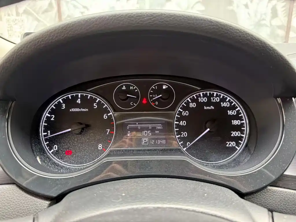 Nissan Nissan Tiida 2014 1.6L CVT Comfort Edition 2015 - thumbnail 10