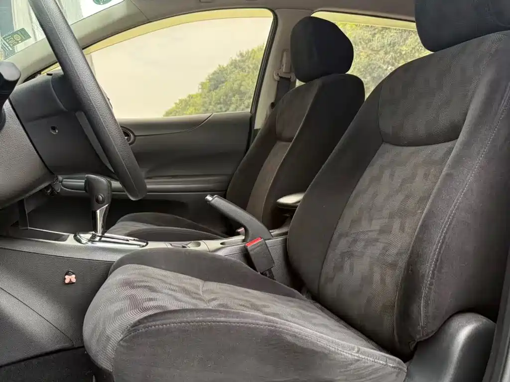 Nissan Nissan Tiida 2014 1.6L CVT Comfort Edition 2015 - thumbnail 14