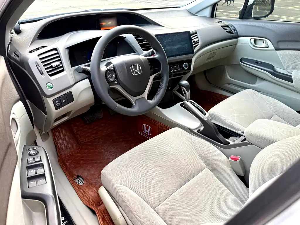 Honda Honda Civic 2013 10th Anniversary 1.8L Automatic Comfort Edition 2014 - thumbnail 4