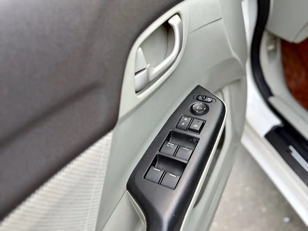 Honda Honda Civic 2013 10th Anniversary 1.8L Automatic Comfort Edition 2014 - thumbnail 14