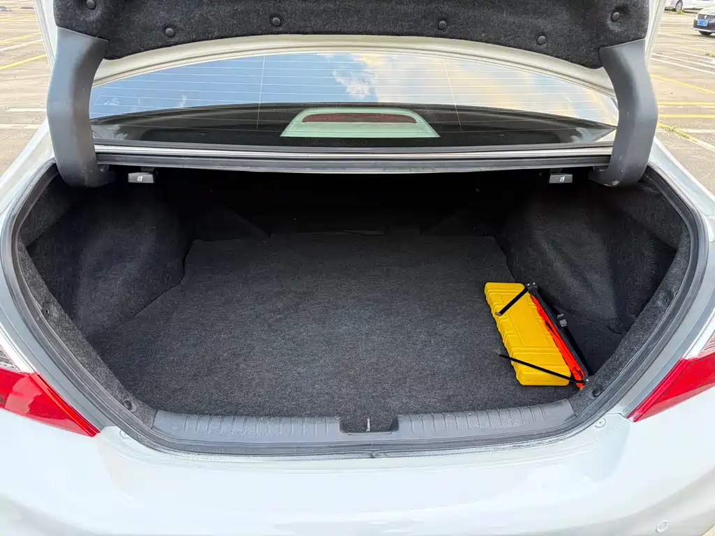 Honda Honda Civic 2013 10th Anniversary 1.8L Automatic Comfort Edition 2014 - thumbnail 16