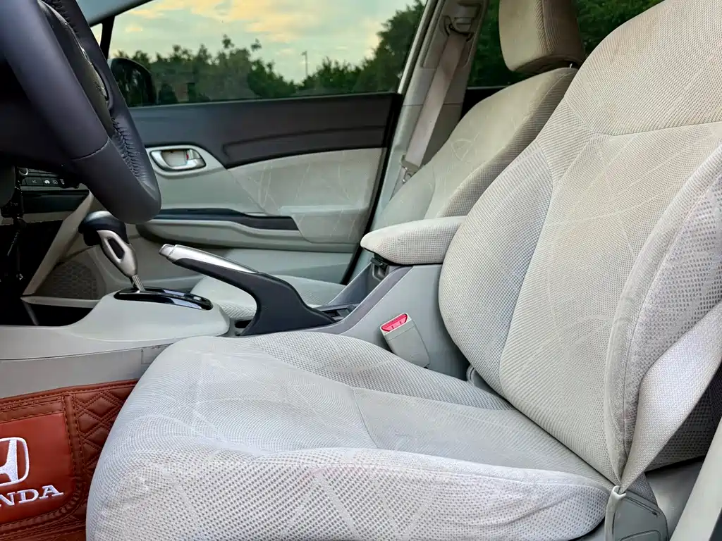 Honda Honda Civic 2013 10th Anniversary 1.8L Automatic Comfort Edition 2014 - thumbnail 17