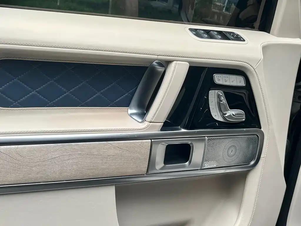 Mercedes-Benz Mercedes-Benz G-Class 2020 G 500 Time Capsule Special Edition 2020 - thumbnail 11