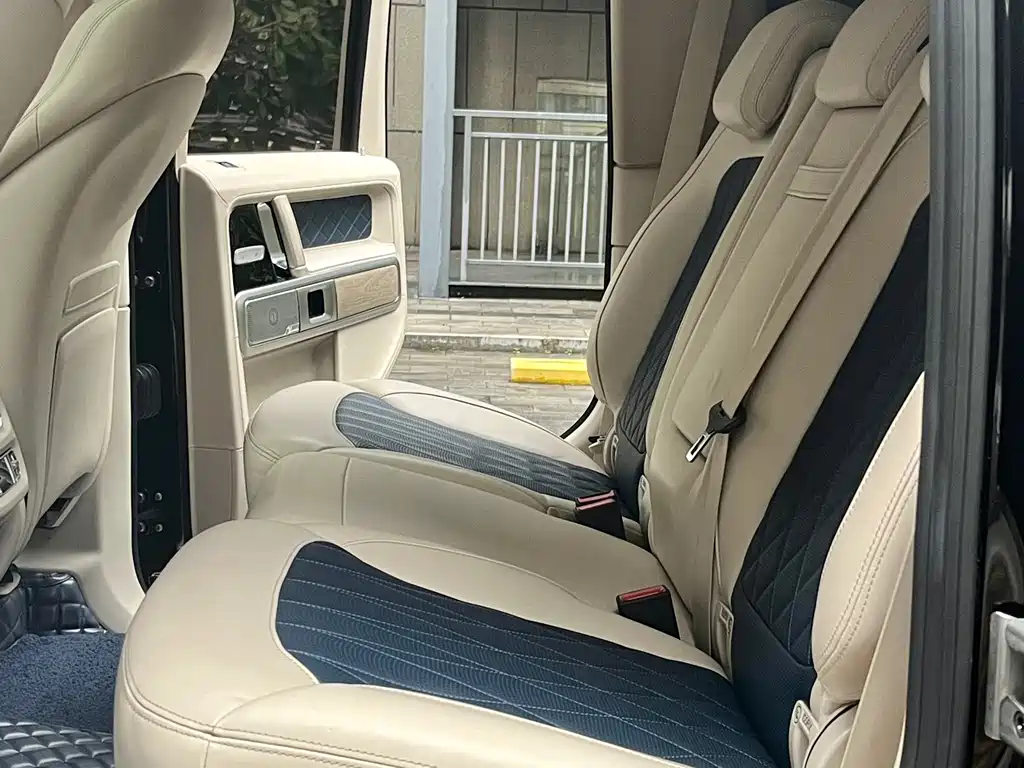 Mercedes-Benz Mercedes-Benz G-Class 2020 G 500 Time Capsule Special Edition 2020 - thumbnail 14