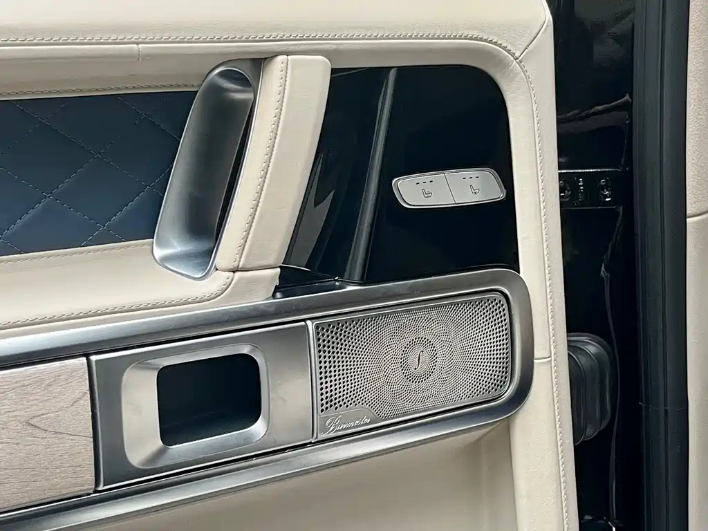Mercedes-Benz Mercedes-Benz G-Class 2020 G 500 Time Capsule Special Edition 2020 - thumbnail 15
