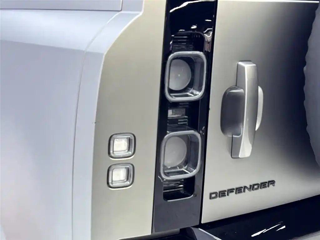 Land Rover Land Rover Defender 2025 110 3.0T P400 X 2024 - thumbnail 10
