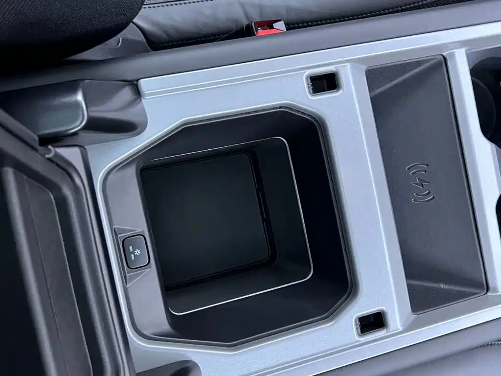 Land Rover Land Rover Defender 2025 110 3.0T P400 X 2024 - thumbnail 28