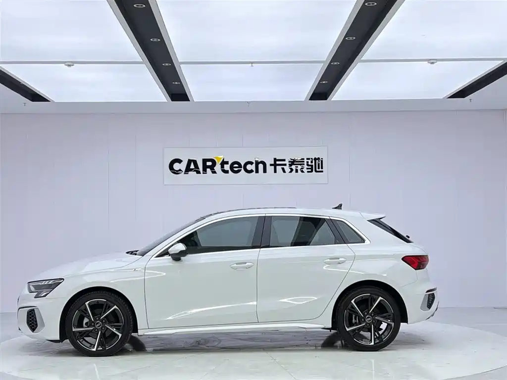 Audi Audi A3 Sportback 35 TFSI 2024 Fashion Sport Edition 2024 - thumbnail 2