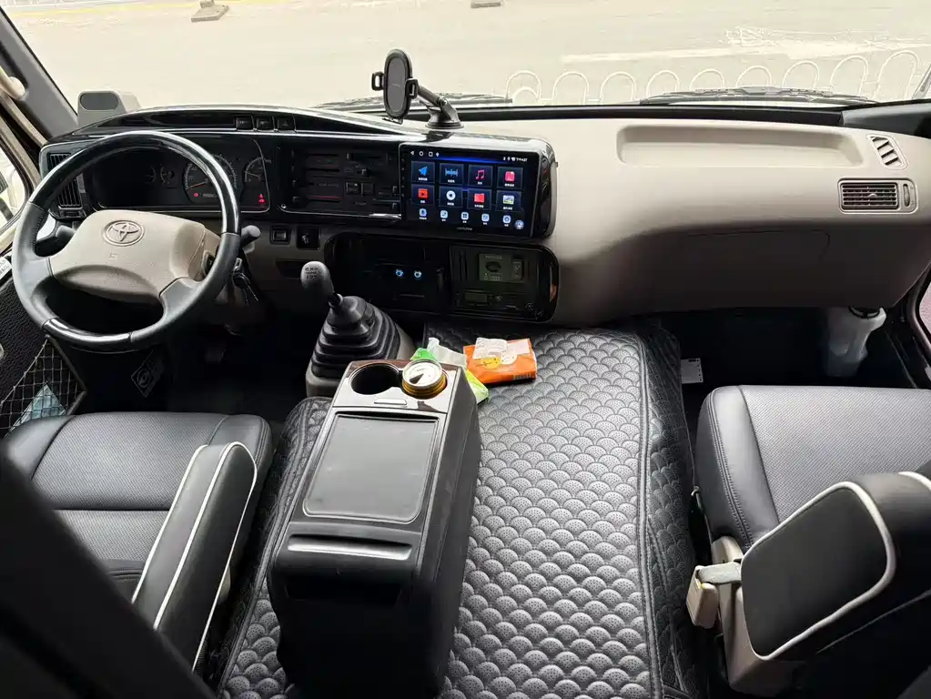 Toyota Cresta 2023 4.0L Manual 2023 - thumbnail 8