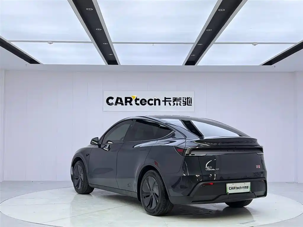 Tesla Model Y 2025 Long Range AWD First Edition 2025 - thumbnail 3