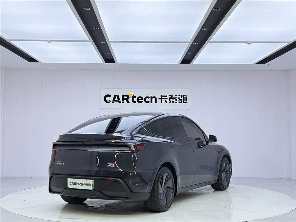 Tesla Model Y 2025 Long Range AWD First Edition 2025 - thumbnail 5