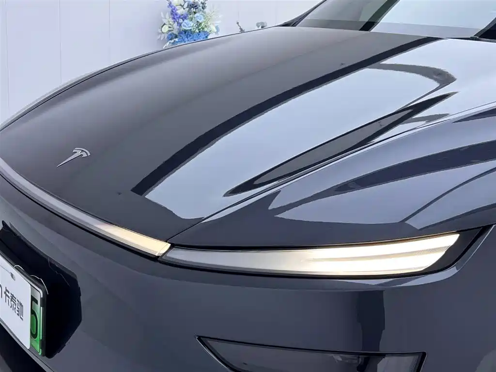 Tesla Model Y 2025 Long Range AWD First Edition 2025 - thumbnail 14