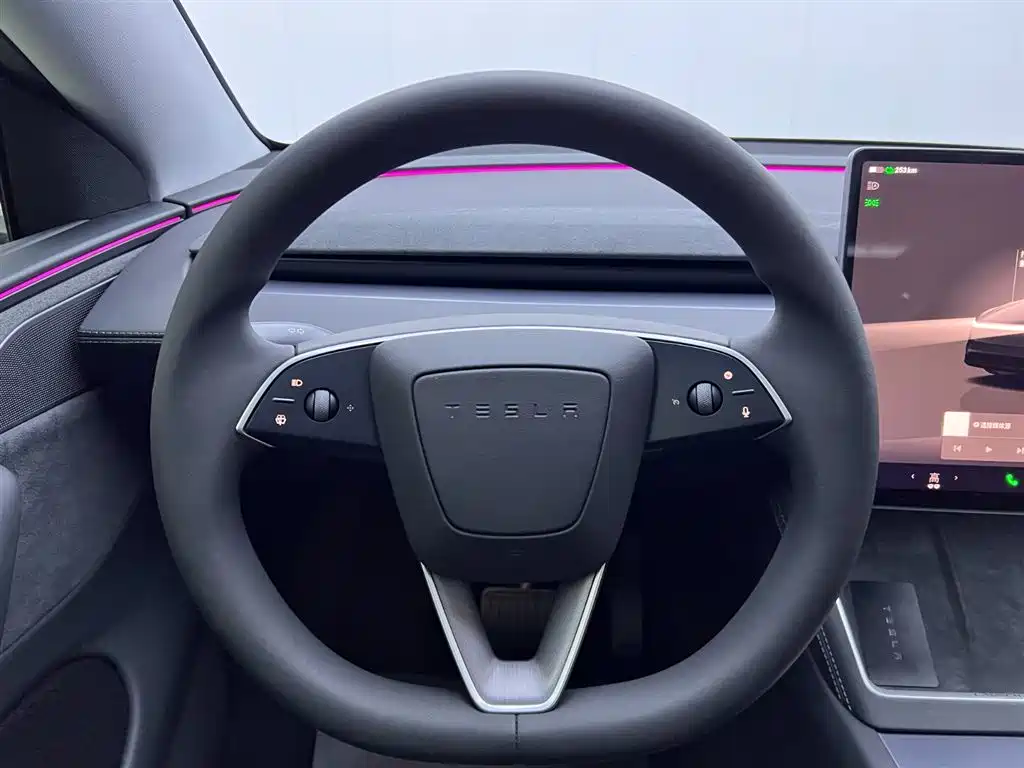 Tesla Model Y 2025 Long Range AWD First Edition 2025 - thumbnail 23
