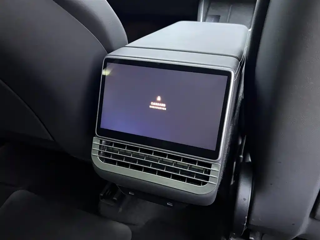 Tesla Model Y 2025 Long Range AWD First Edition 2025 - thumbnail 25