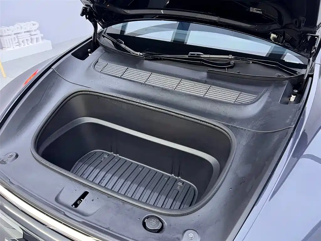 Tesla Model Y 2025 Long Range AWD First Edition 2025 - thumbnail 27