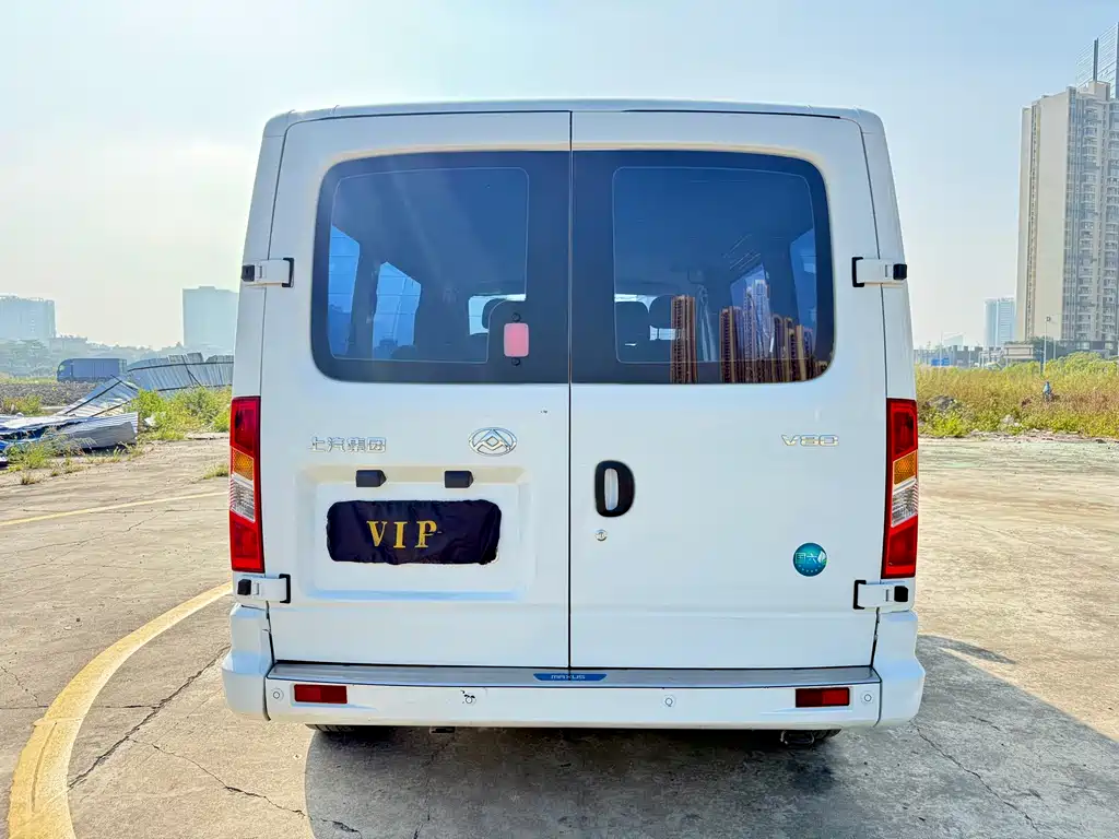 Maxus MAXUS V80 2023 2.0T PLUS Manual City Edition Short Wheelbase Ultra Low Roof 5/6 Seats 2023 - thumbnail 7