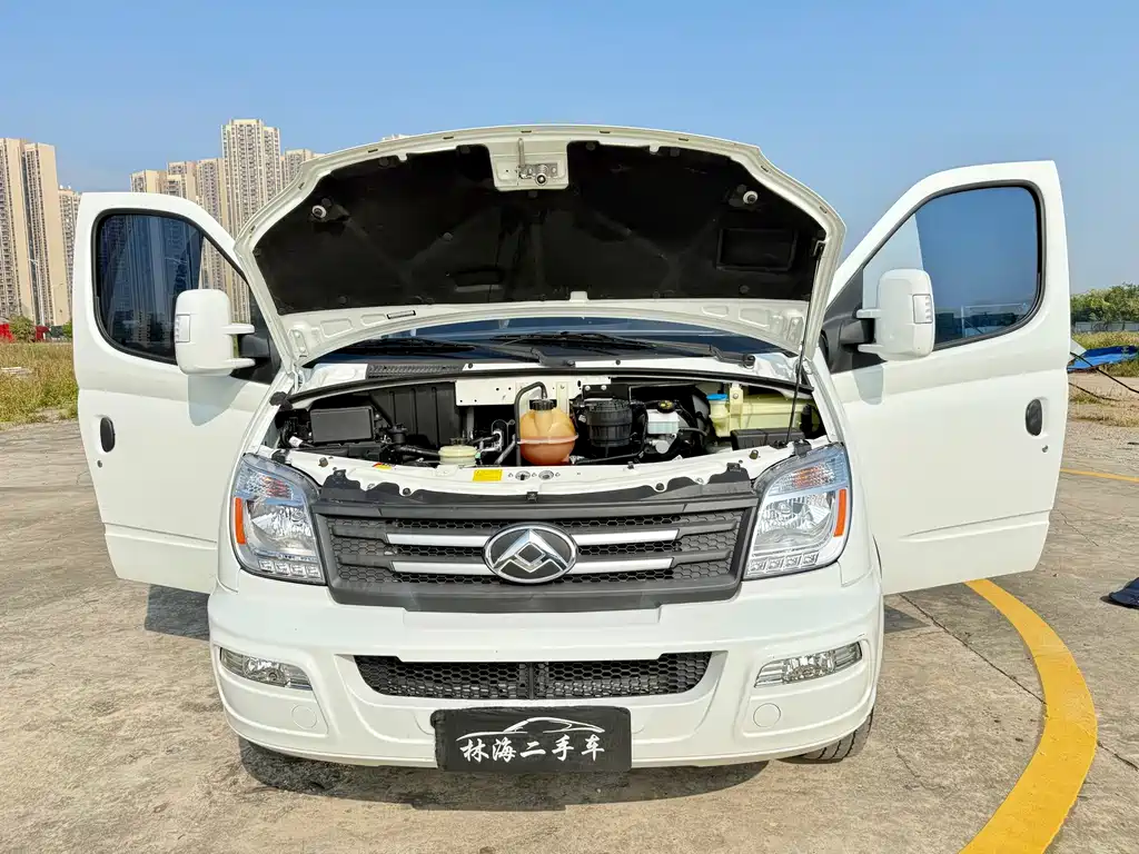 Maxus MAXUS V80 2023 2.0T PLUS Manual City Edition Short Wheelbase Ultra Low Roof 5/6 Seats 2023 - thumbnail 23