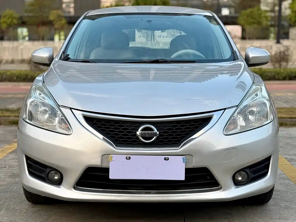 Nissan Nissan Tiida 2011 1.6L CVT Comfort Model 2014 - thumbnail 2
