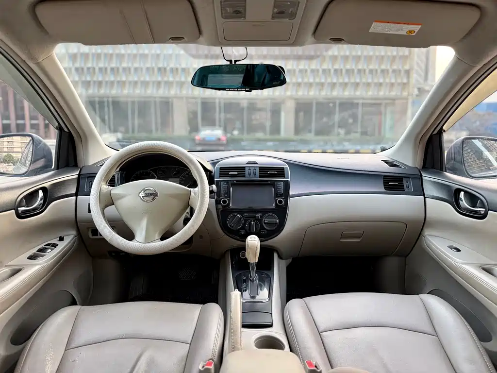 Nissan Nissan Tiida 2011 1.6L CVT Comfort Model 2014 - thumbnail 5