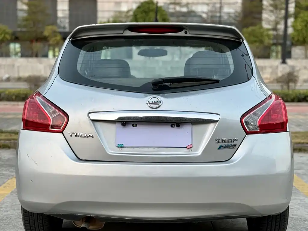 Nissan Nissan Tiida 2011 1.6L CVT Comfort Model 2014 - thumbnail 8