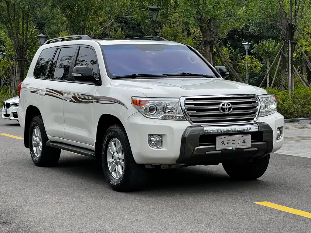 Toyota Land Cruiser 2012 4.0L Automatic VX 2016 - thumbnail 3