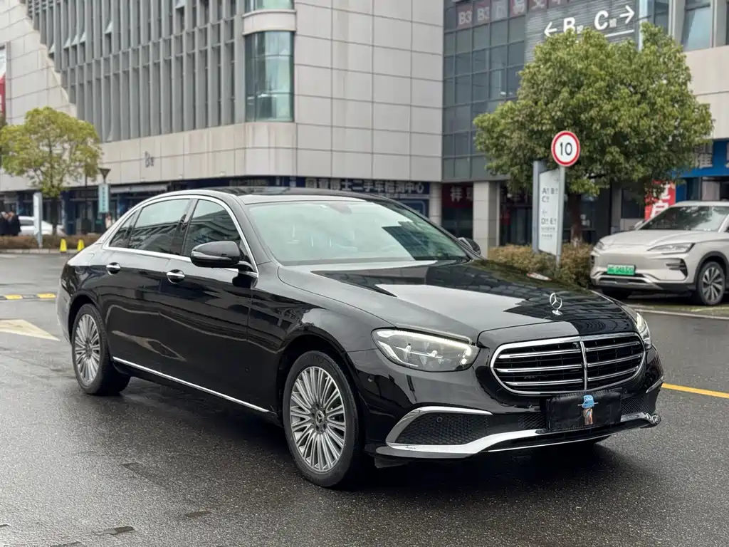 Mercedes-Benz Mercedes-Benz E-Class 2022 E 300 L Sport Fashion Edition 2022 - thumbnail 3