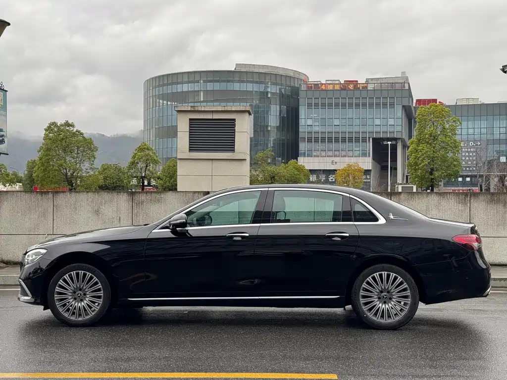 Mercedes-Benz Mercedes-Benz E-Class 2022 E 300 L Sport Fashion Edition 2022 - thumbnail 4