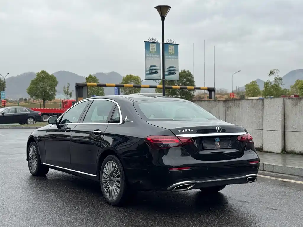 Mercedes-Benz Mercedes-Benz E-Class 2022 E 300 L Sport Fashion Edition 2022 - thumbnail 14