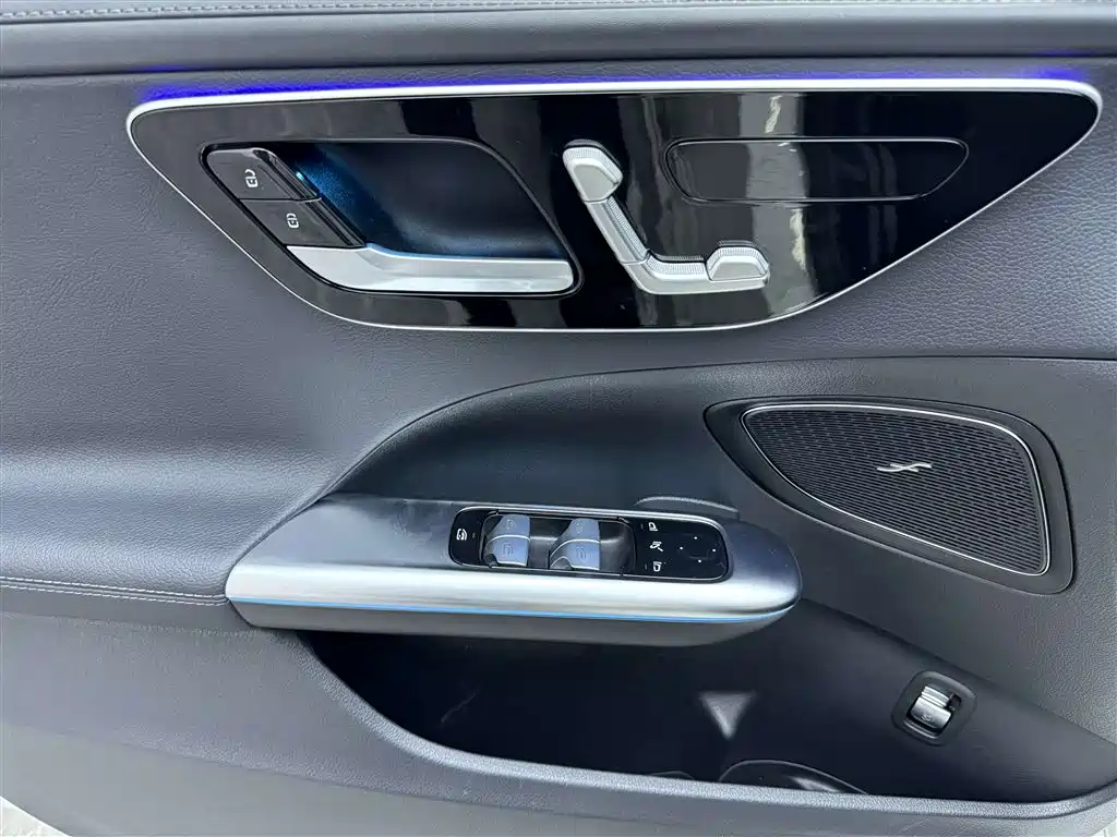 Mercedes-Benz Mercedes-Benz C-Class 2024 Facelift C 260 L Sport Edition 2024 - thumbnail 7