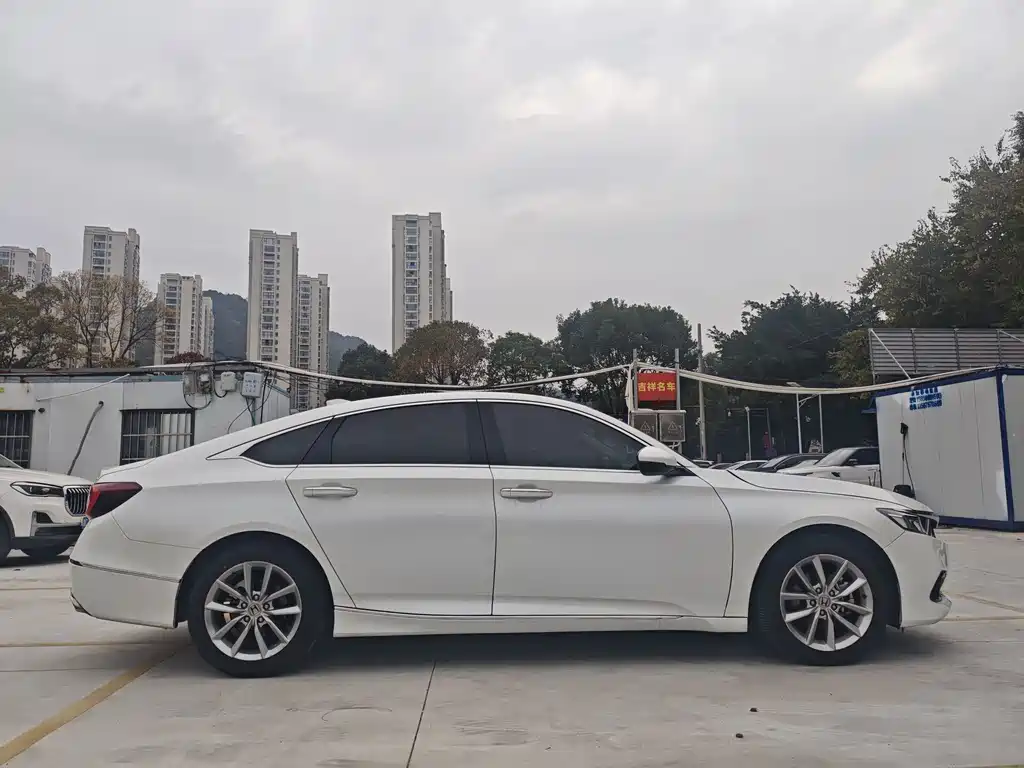 Honda Honda Accord 2022 260TURBO Luxury Edition 2022 - thumbnail 4