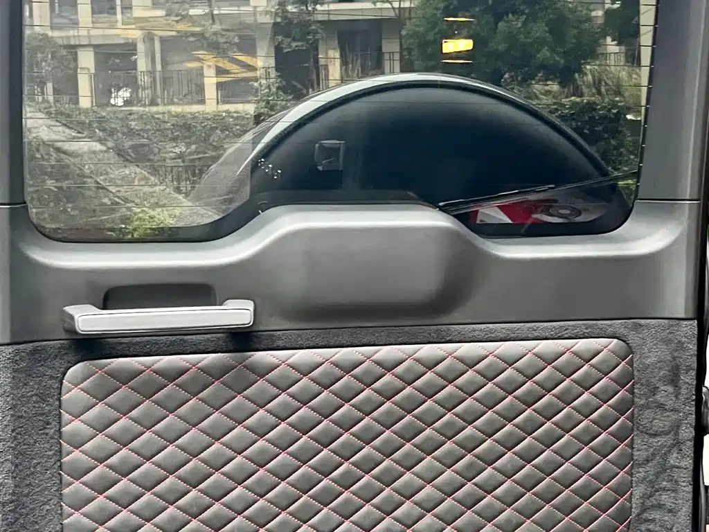 Mercedes-Benz Mercedes-Benz G-Class AMG 2019 Model Year Facelift AMG G 63 Pioneer Special Edition 2019 - thumbnail 15