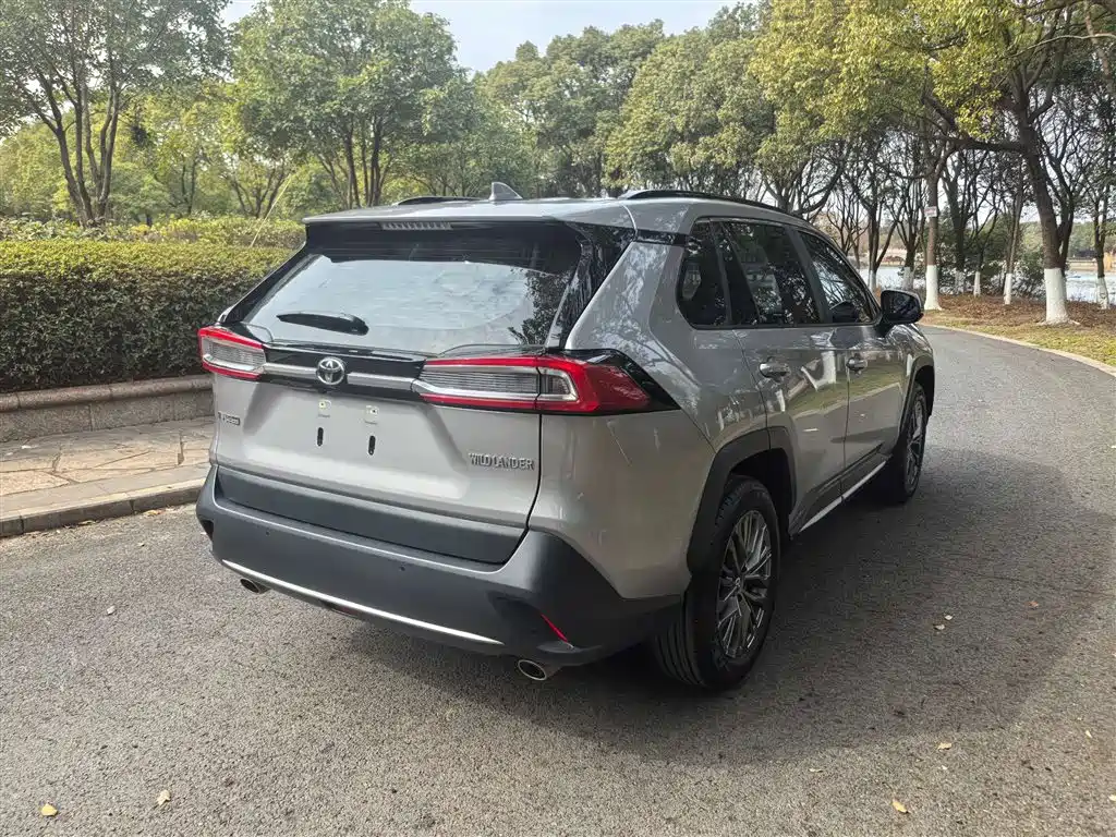 Toyota Venza 2023 2.0L CVT AWD Luxury Plus Edition 2024 - thumbnail 4