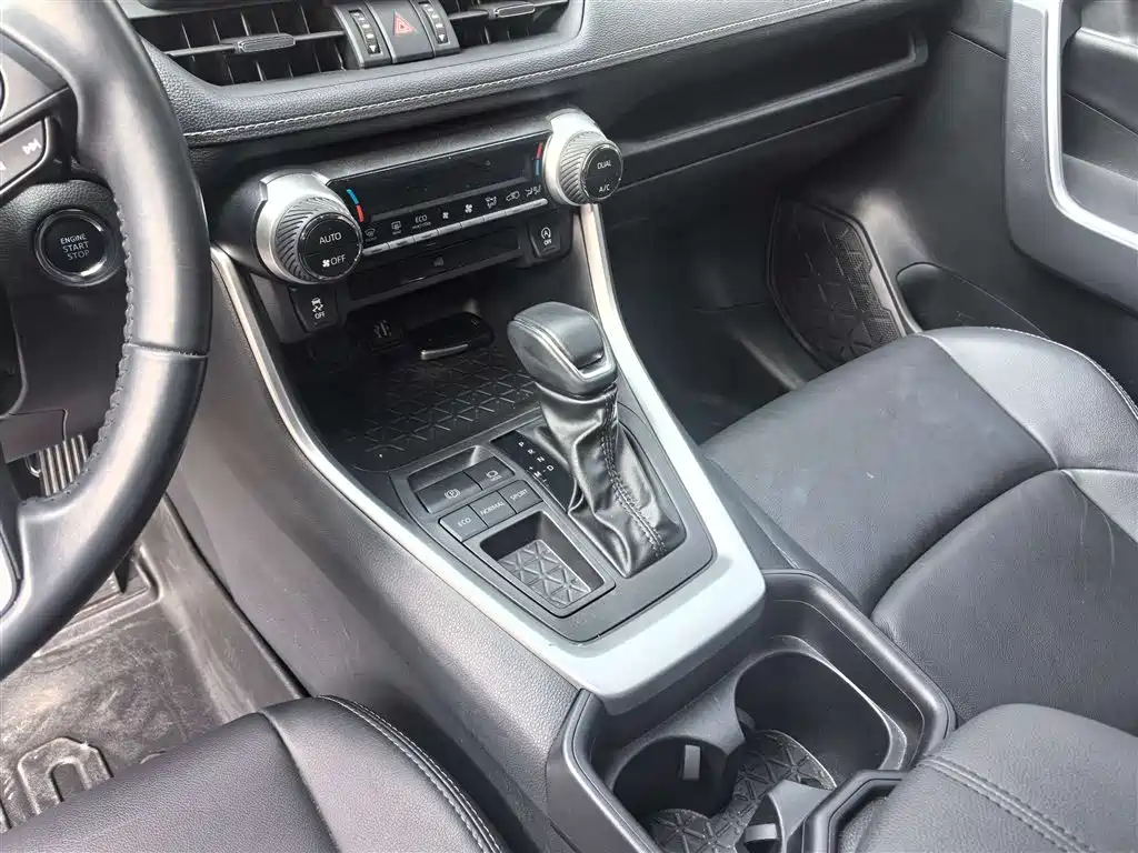 Toyota Venza 2023 2.0L CVT AWD Luxury Plus Edition 2024 - thumbnail 11