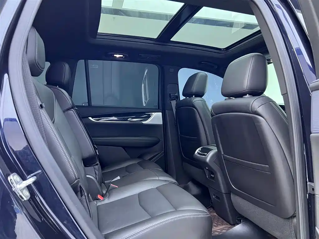 Cadillac Cadillac XT6 2022 2.0T AWD Luxury 7-seater 2023 - thumbnail 24