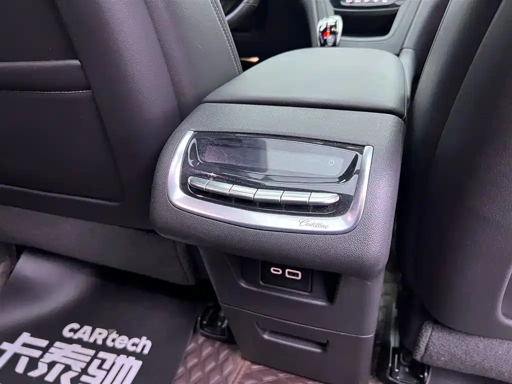 Cadillac Cadillac XT6 2022 2.0T AWD Luxury 7-seater 2023 - thumbnail 29