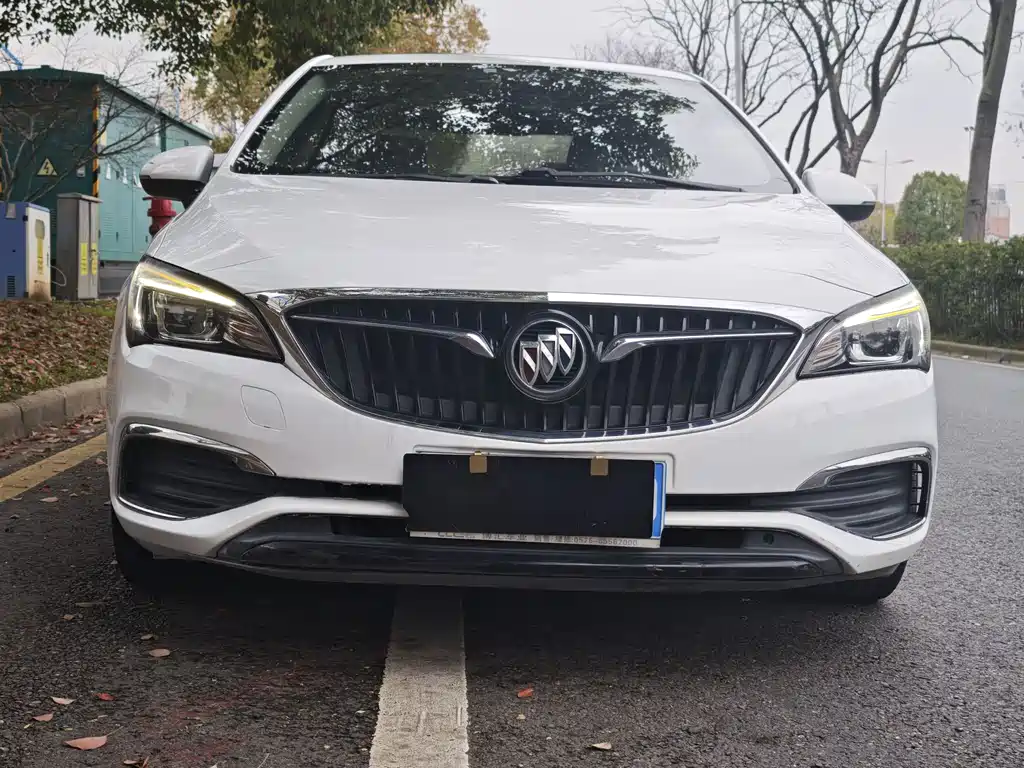 Buick Buick Verano 2018 Sedan 15S Automatic Leading Edition 2018 - thumbnail 2