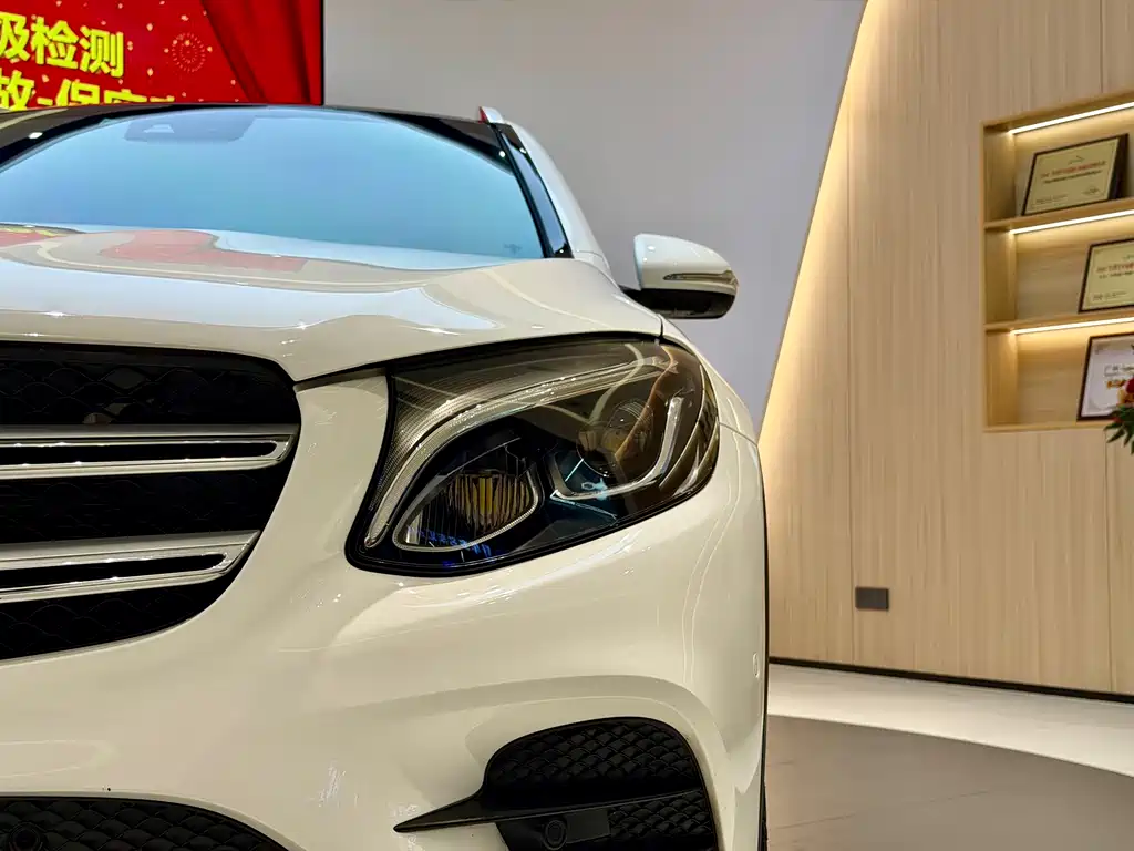 Mercedes-Benz Mercedes-Benz GLC 2018 Facelift GLC 260 4MATIC Luxury Edition 2018 - thumbnail 3