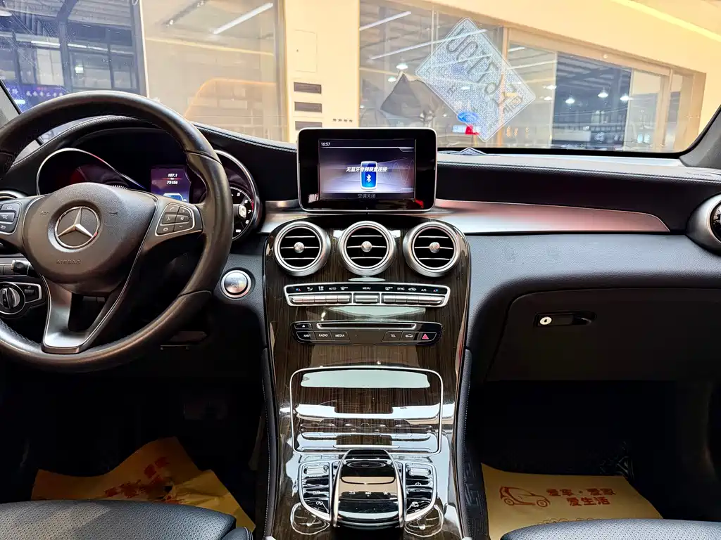 Mercedes-Benz Mercedes-Benz GLC 2018 Facelift GLC 260 4MATIC Luxury Edition 2018 - thumbnail 12