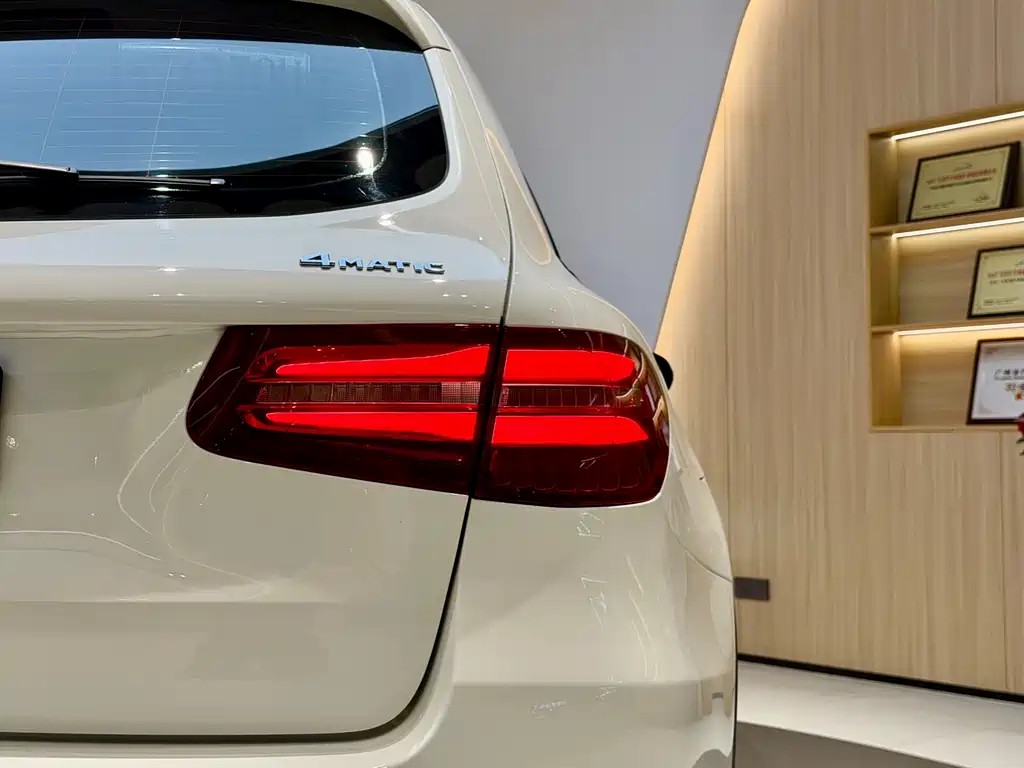 Mercedes-Benz Mercedes-Benz GLC 2018 Facelift GLC 260 4MATIC Luxury Edition 2018 - thumbnail 19