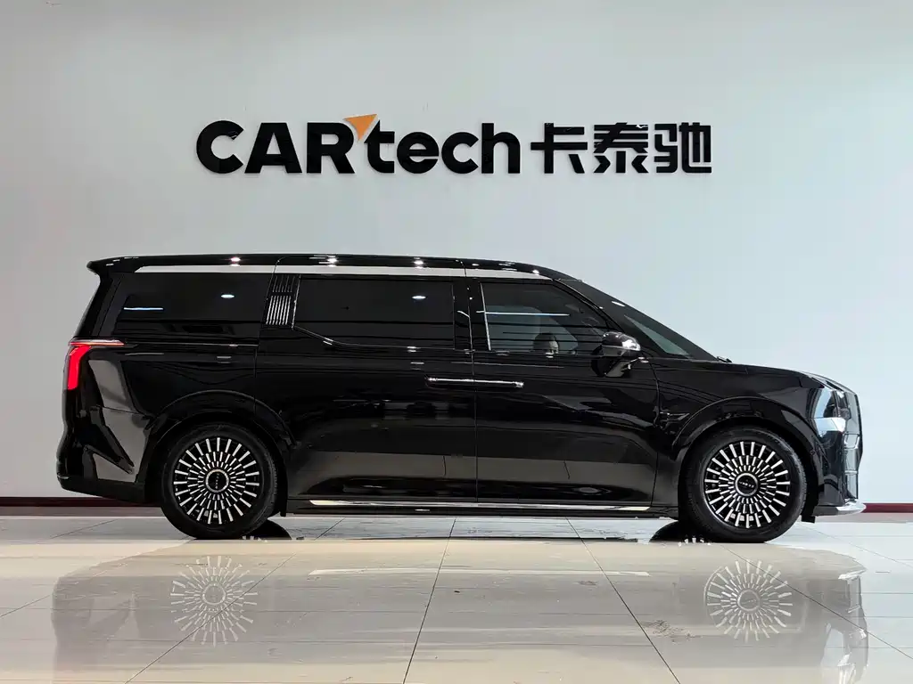 Zeekr Zeekr 009 2024 Six-Seat Executive Edition AWD 108kWh 2025 - thumbnail 5