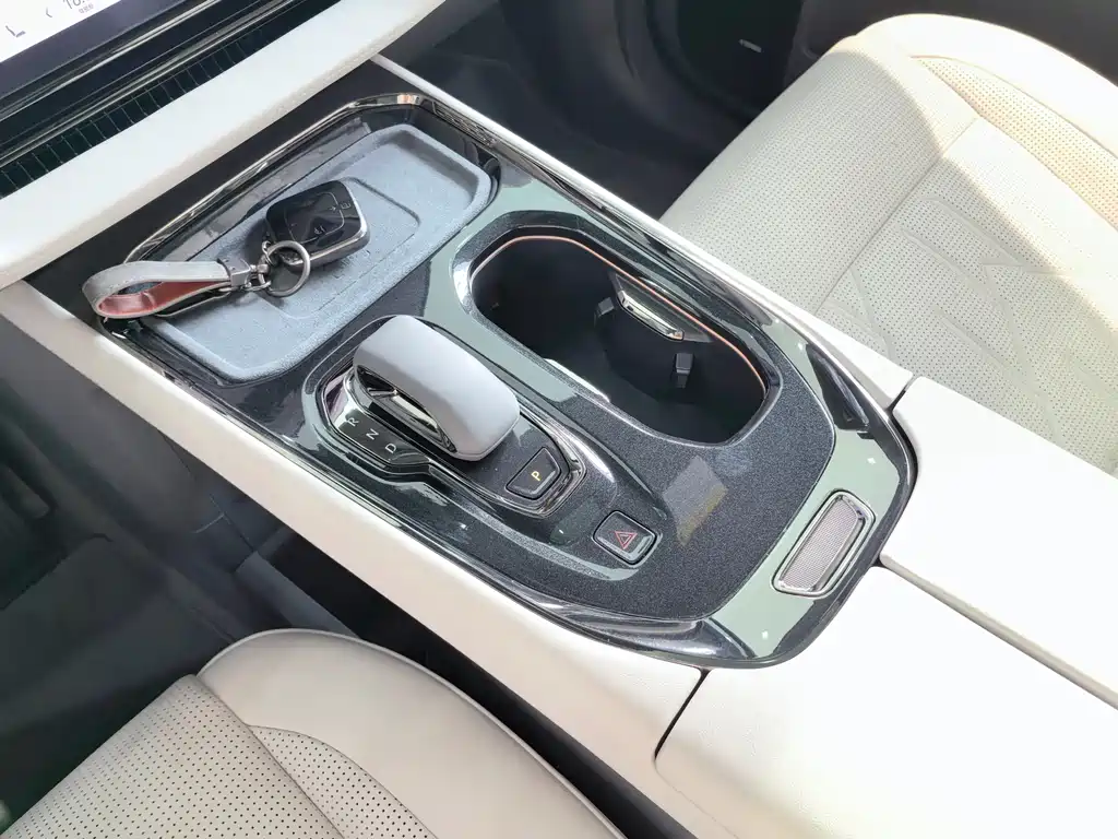 Zeekr Zeekr 009 2024 Six-Seat Executive Edition AWD 108kWh 2025 - thumbnail 11