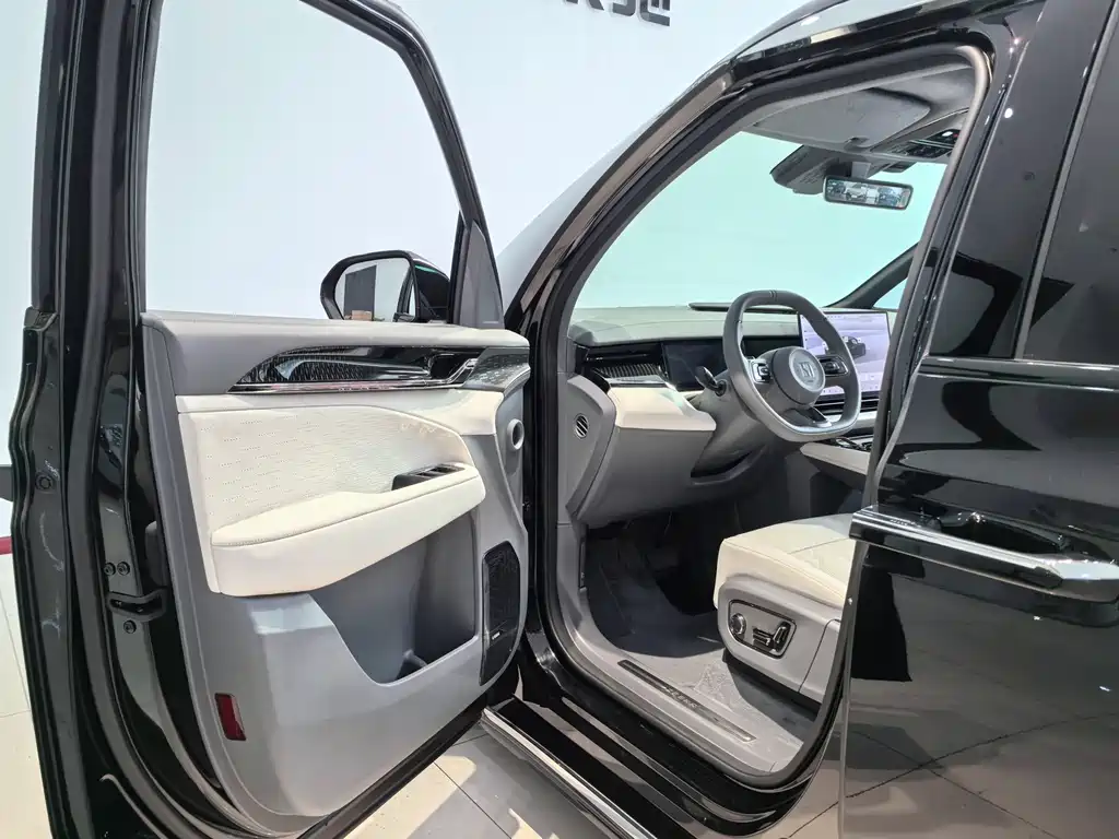 Zeekr Zeekr 009 2024 Six-Seat Executive Edition AWD 108kWh 2025 - thumbnail 14