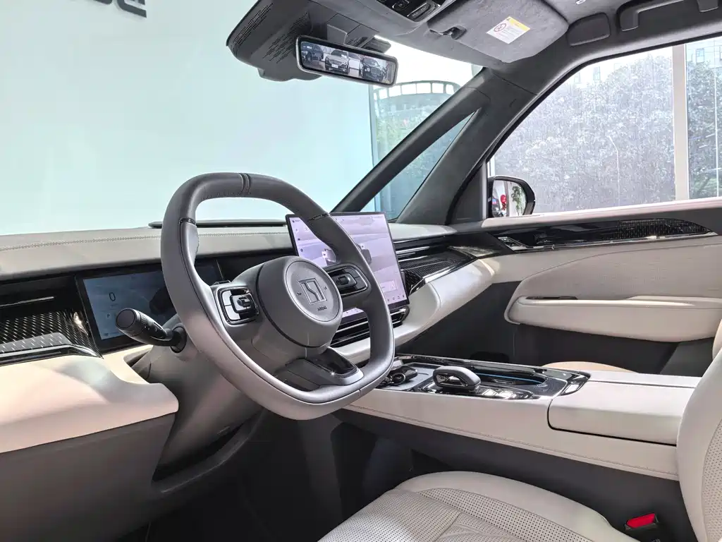 Zeekr Zeekr 009 2024 Six-Seat Executive Edition AWD 108kWh 2025 - thumbnail 15