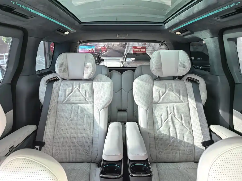 Zeekr Zeekr 009 2024 Six-Seat Executive Edition AWD 108kWh 2025 - thumbnail 20