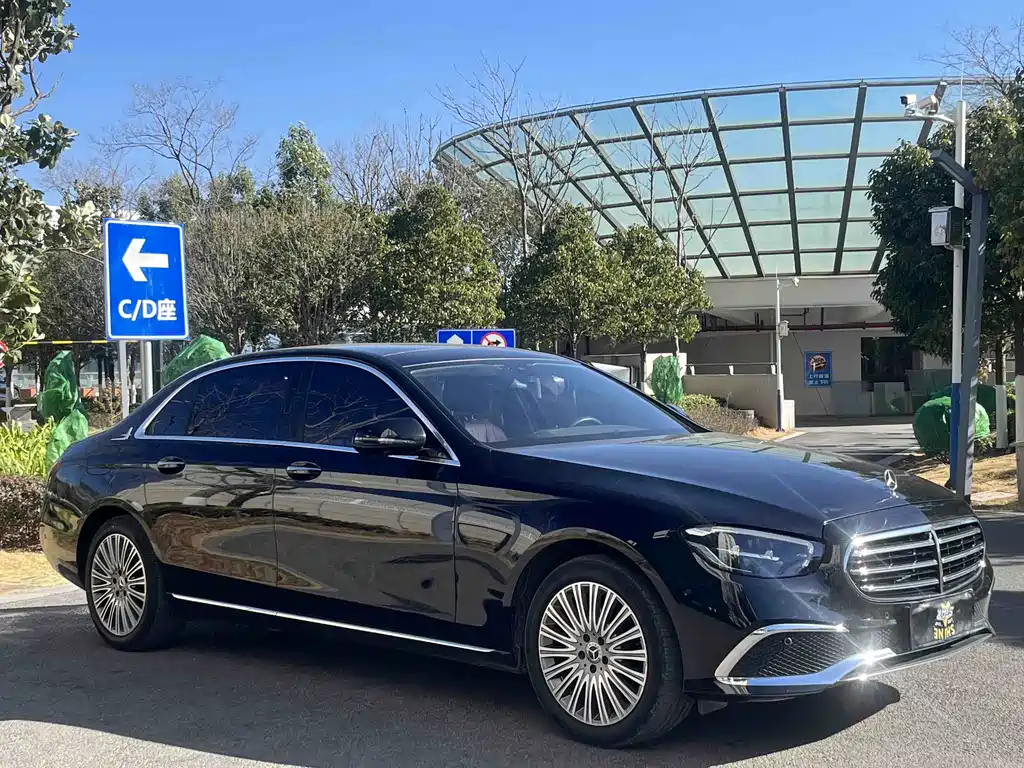 Mercedes-Benz Mercedes-Benz E-Class 2023 E 300 L Fashion Edition 2022 - thumbnail 3