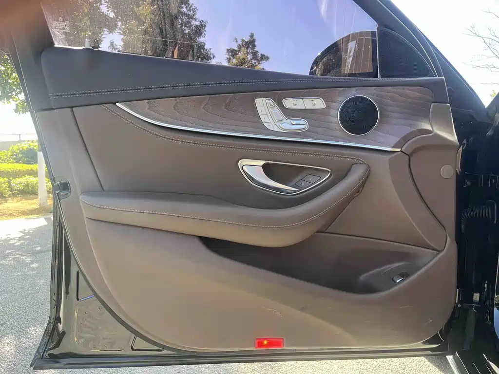 Mercedes-Benz Mercedes-Benz E-Class 2023 E 300 L Fashion Edition 2022 - thumbnail 5