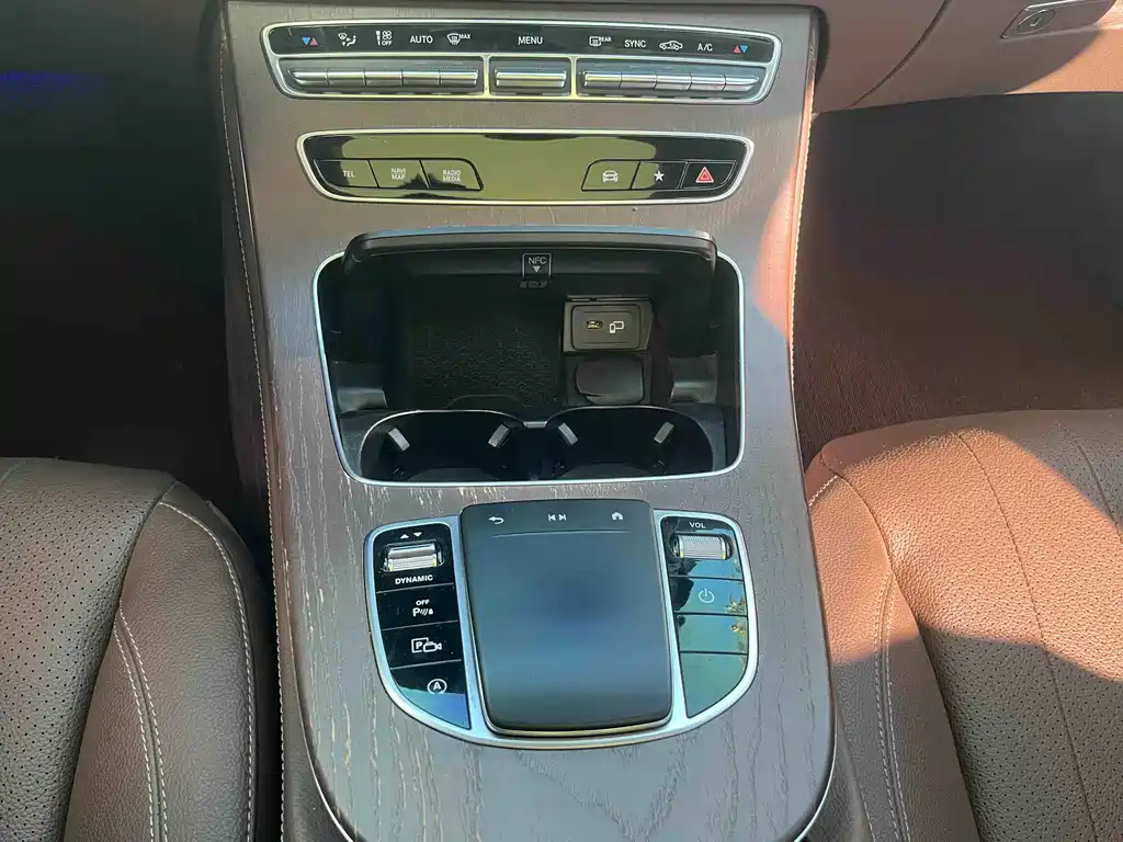 Mercedes-Benz Mercedes-Benz E-Class 2023 E 300 L Fashion Edition 2022 - thumbnail 16